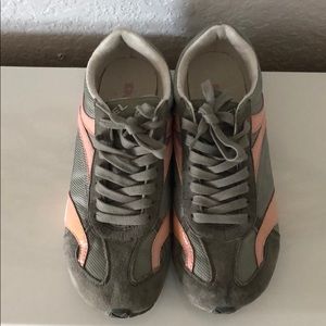 Diesel sneakers in grey and pink, sporty and cute!